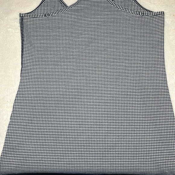 Lululemon Black & White Gingham Racerback Tank Top - Size 6 - Picture 6 of 10